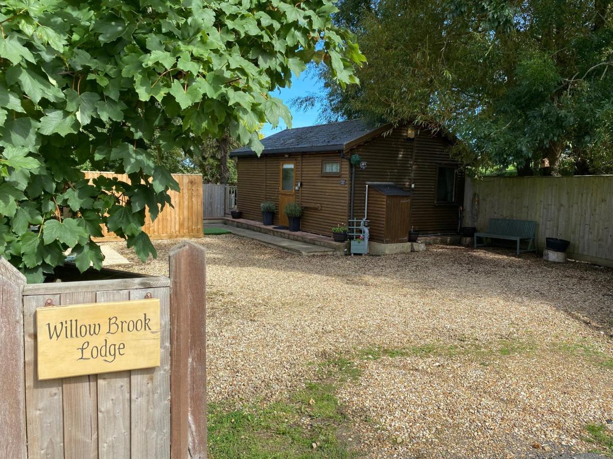 Cosy Dog Friendly Lodge With An Outdoor Bath On The Isle Of Wight Whitwell  Exterior foto