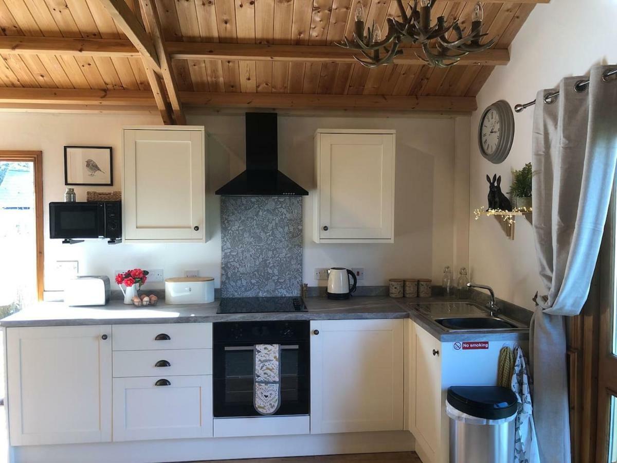 Cosy Dog Friendly Lodge With An Outdoor Bath On The Isle Of Wight Whitwell  Exterior foto
