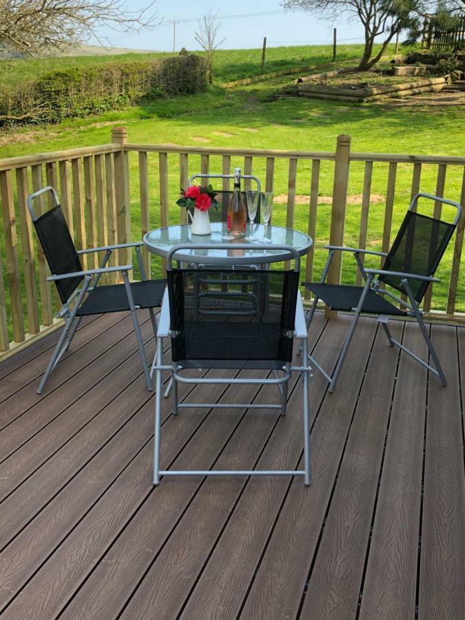 Cosy Dog Friendly Lodge With An Outdoor Bath On The Isle Of Wight Whitwell  Exterior foto